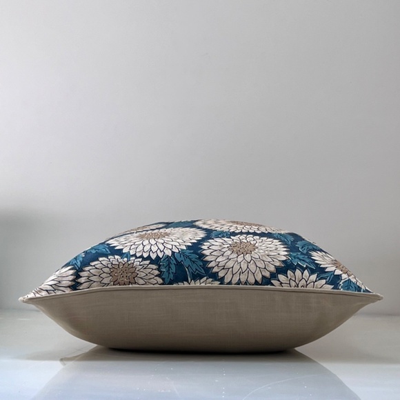 Botany Blue High End Designer Fabric 22 x 22 - Picture 5 of 5